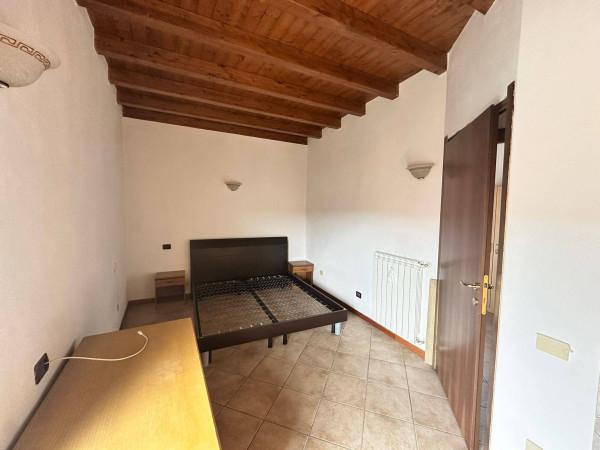 Villa a schiera, Borgo Ticino