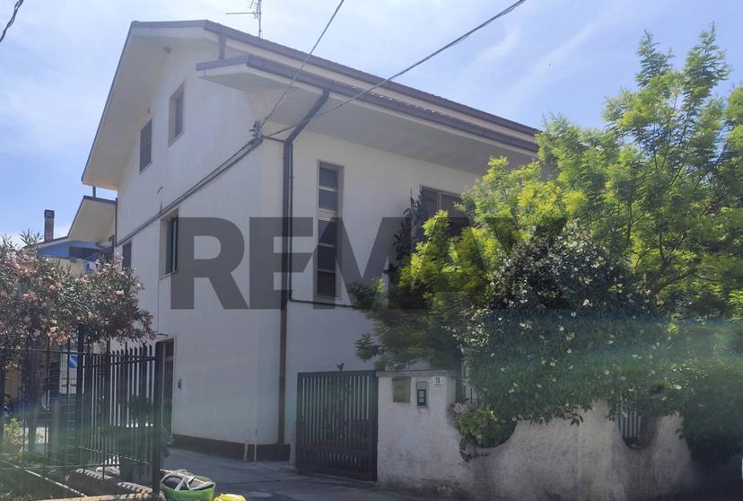 Quadrilocale in Via Custoza 13, Chieti