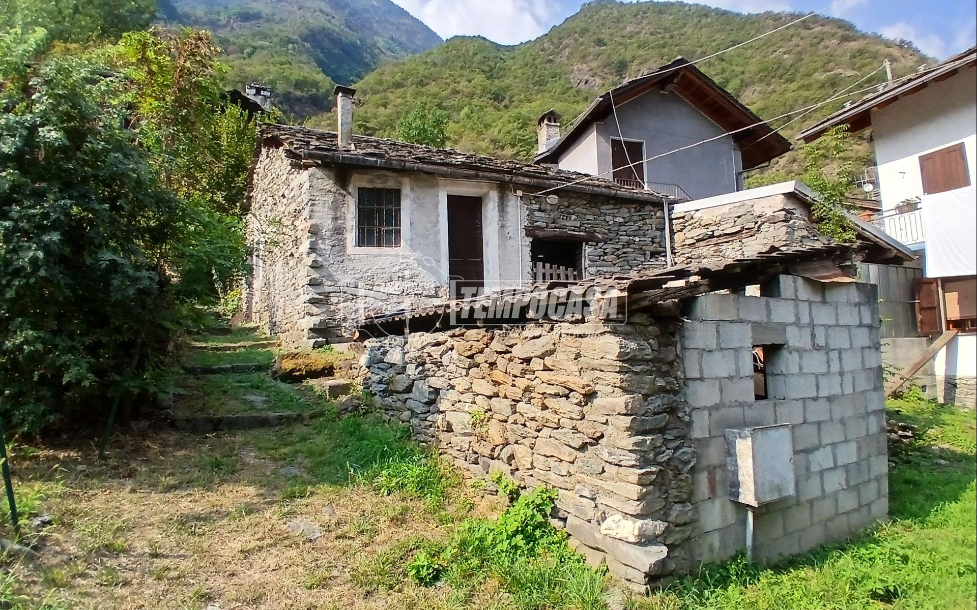 Rustico in Frazione Echallod Inferiore, Arnad