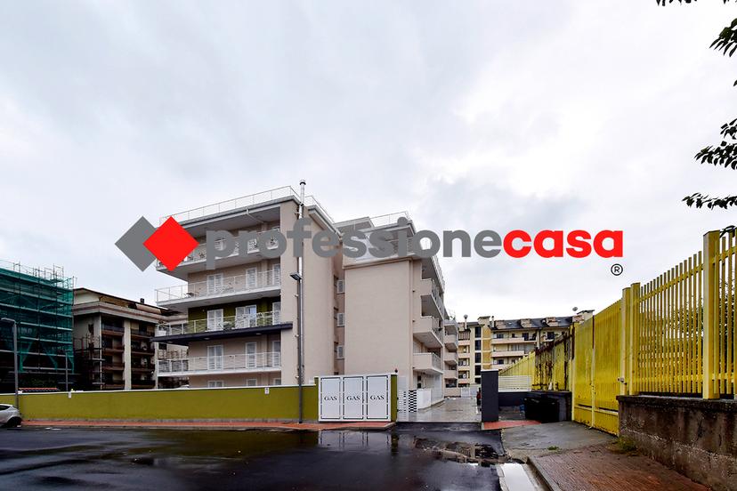 Trilocale in Via Trieste  62, San Nicola la Strada — foto 2 di 5