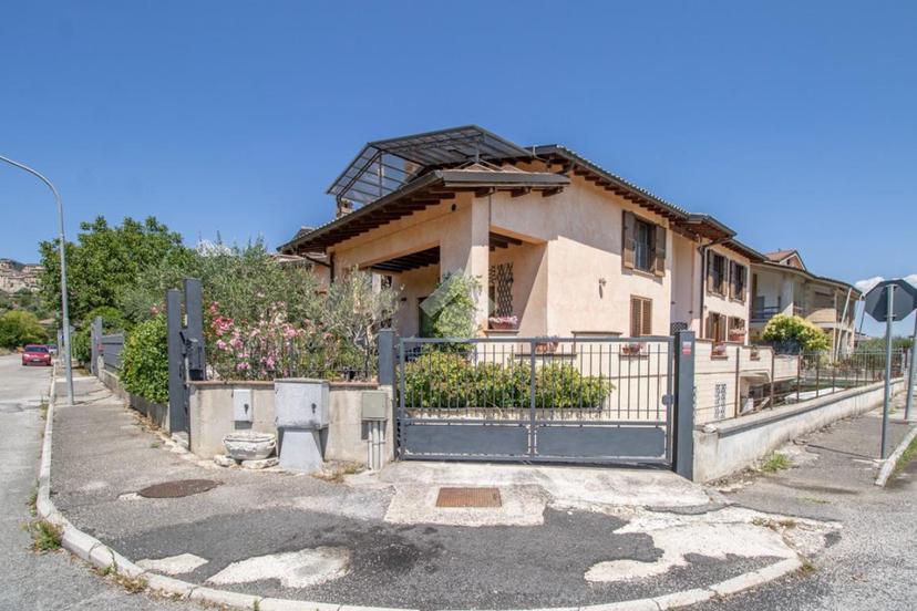 Villa in Via Ettore Franceschini 4, Contigliano — foto 4 di 5