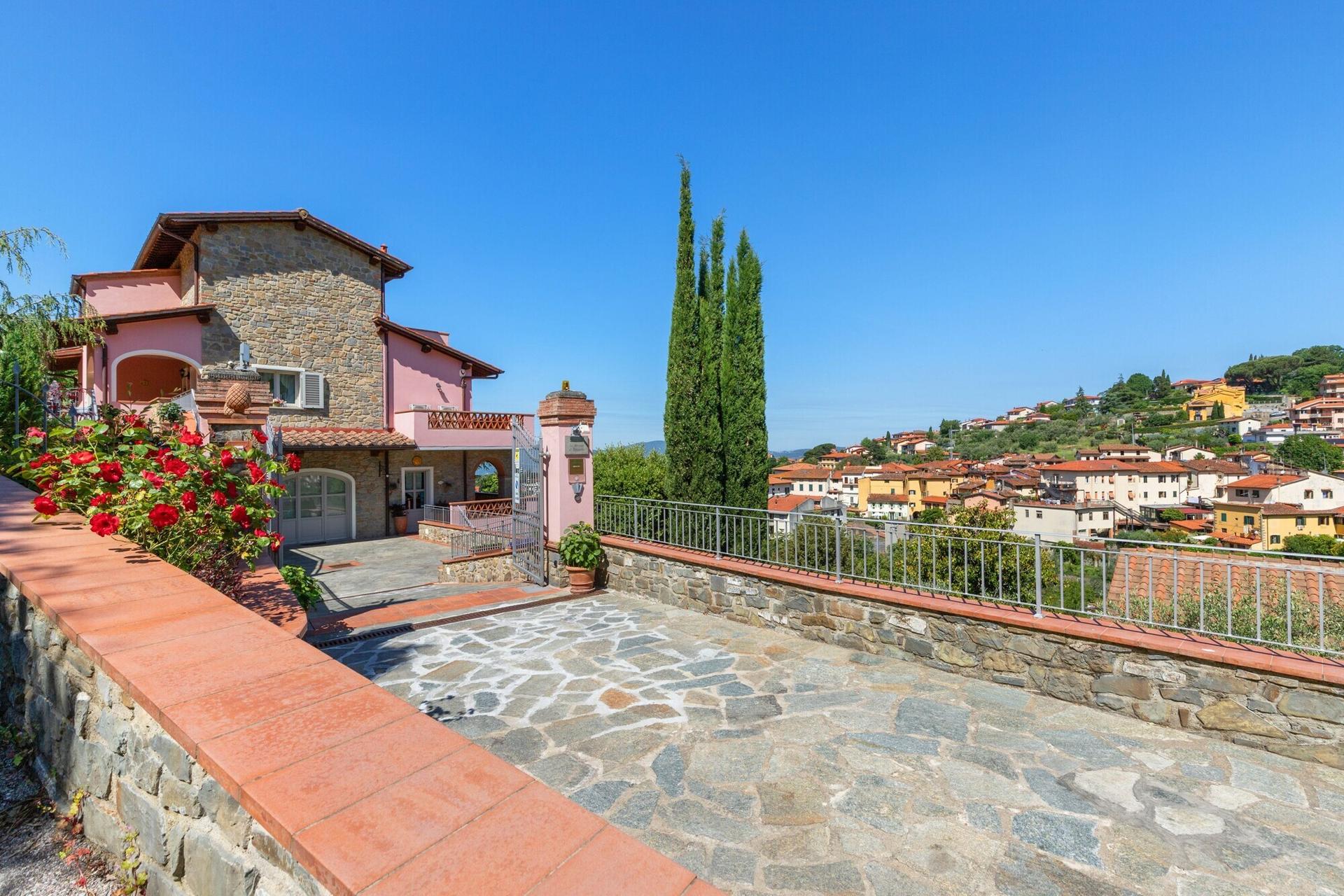 Villa unifamiliare in Via Dante Alighieri 1, Reggello
