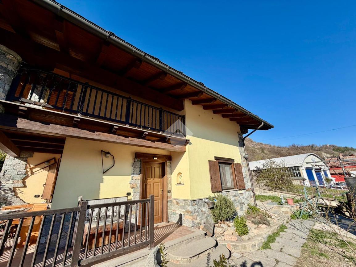 Villa in Via Aosta 48, Quart