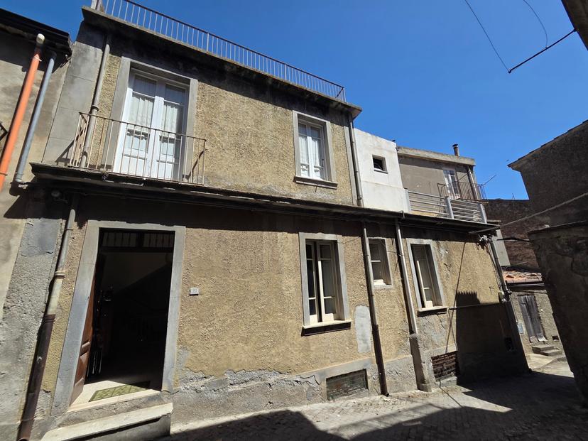 Casa indipendente in Via Vittorio Emanuele III 169 , Basicò — foto 5 di 5