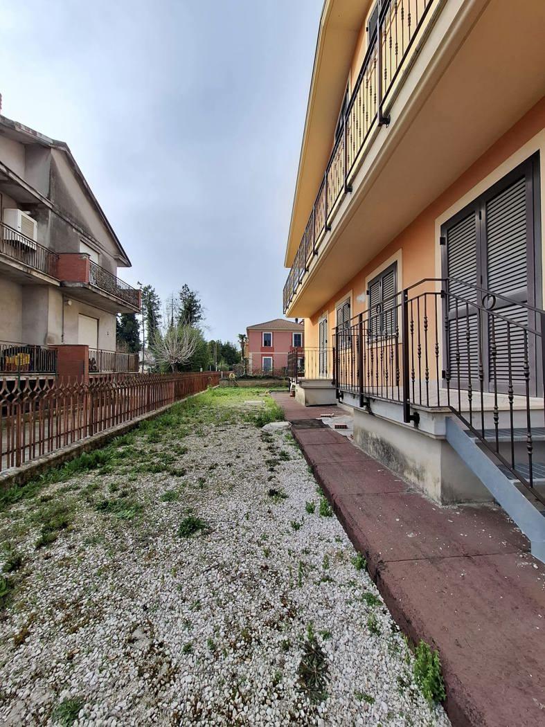 Villa a schiera in Via Beniamino Cataldi Snc, Isola del Liri