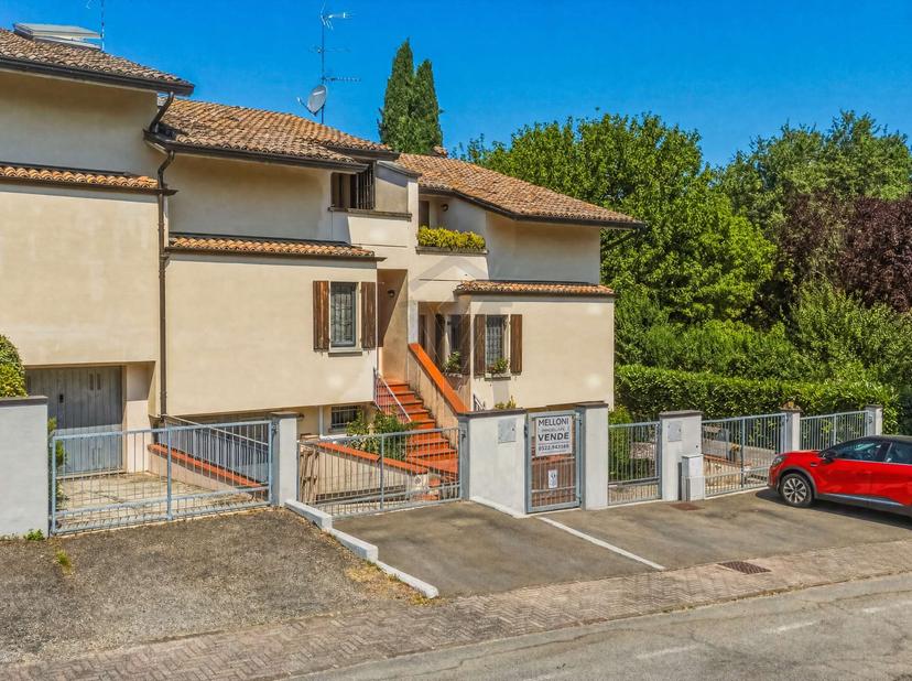 Villa a schiera in Carso 4/1, Quattro Castella — foto 2 di 5