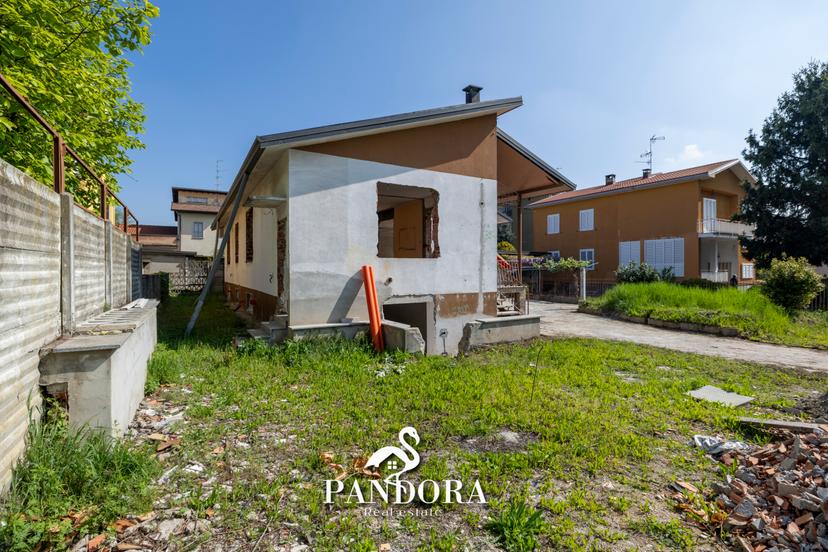 Villa a schiera in Via Santa Savina 5, Lonate Pozzolo — foto 2 di 5
