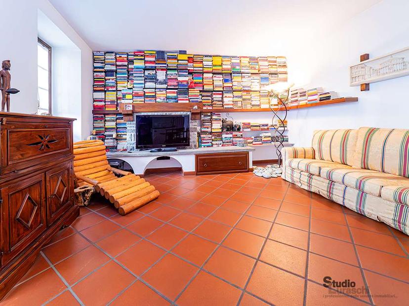 Casa indipendente in Via Partigiani, Olginate