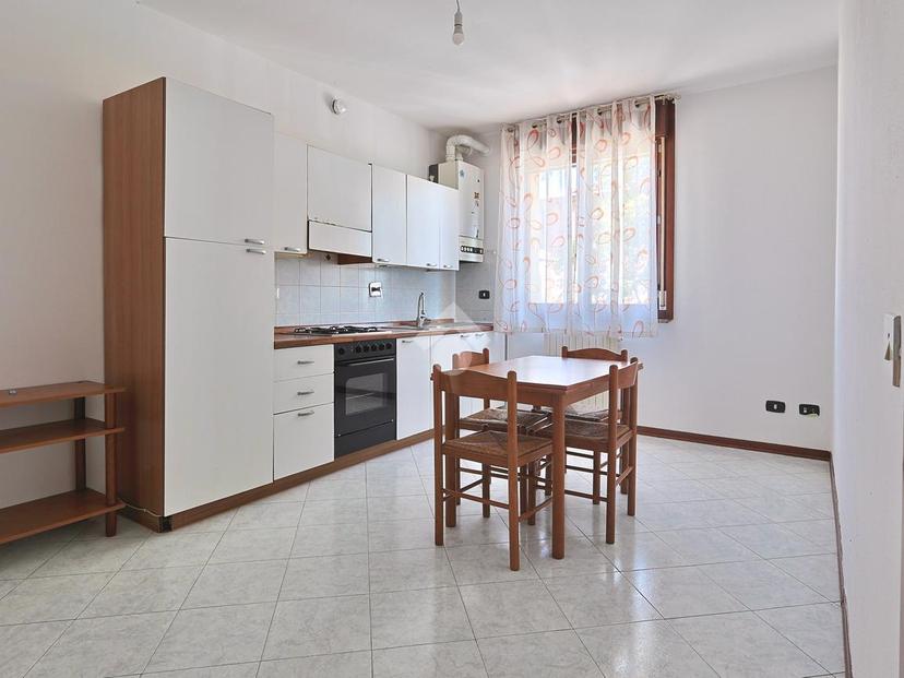 Bilocale in Via Arno 2, Reggio nell'Emilia — foto 4 di 5