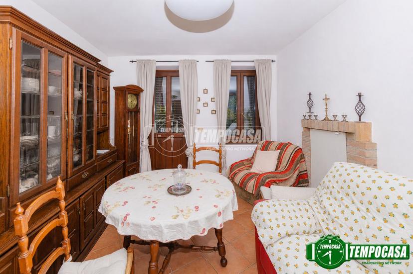 Villa in Via Andrea Costa, Sale — foto 2 di 5