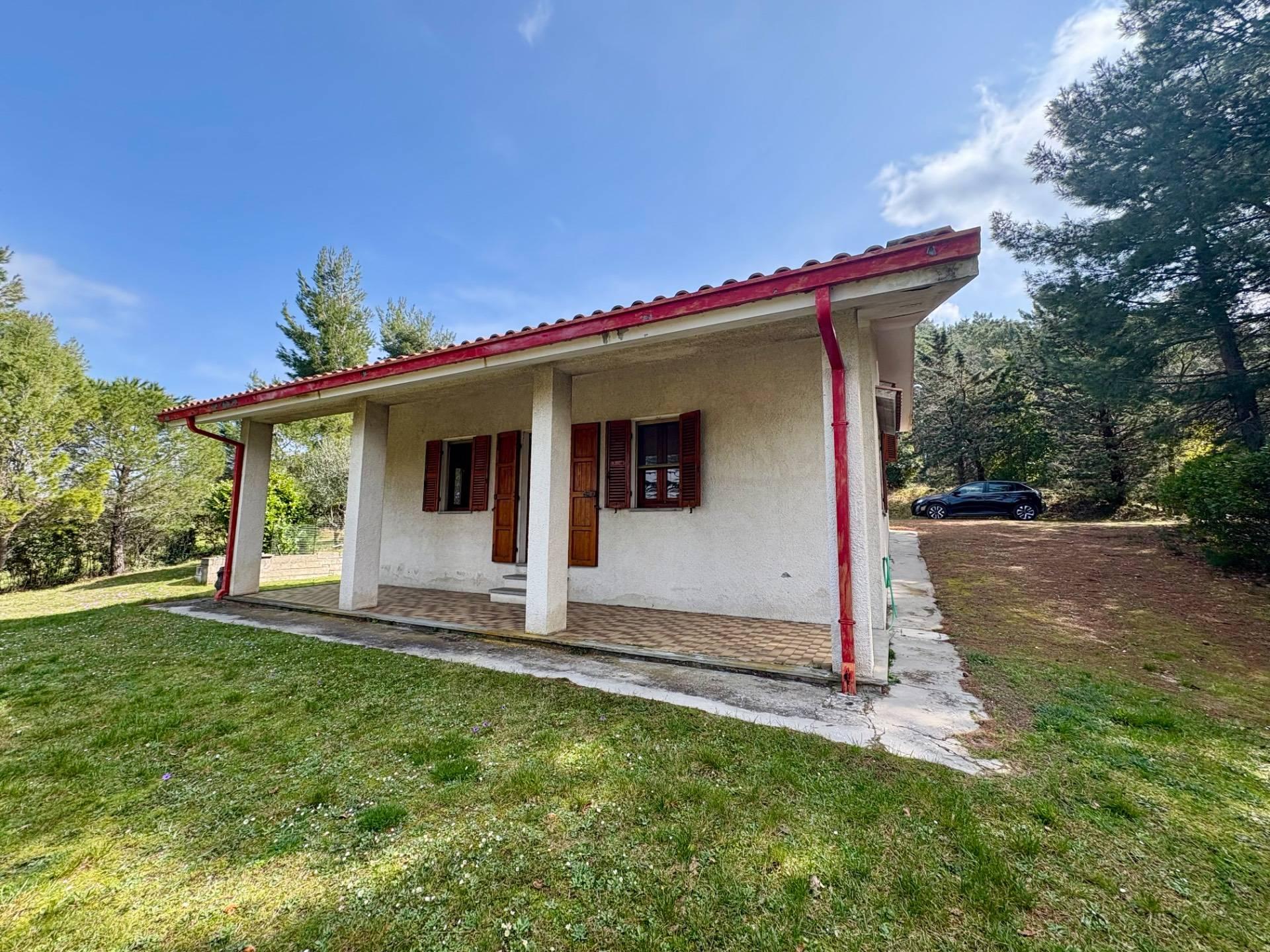 Casa indipendente in Frazione Precicchie, Fabriano