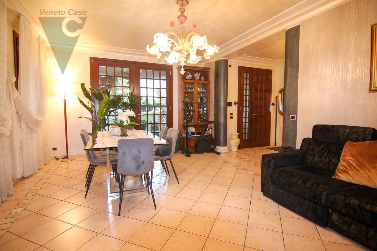 Villa in Via Verdi, Cona