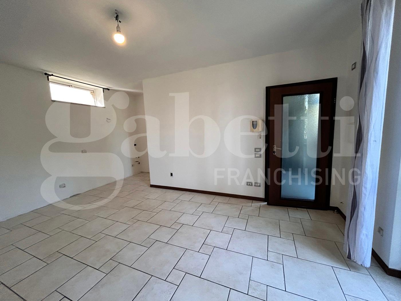 Trilocale in Viale Libertà 102, Gropello Cairoli