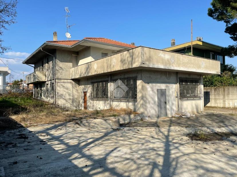Casa indipendente in Via Novaj 51, Cardano al Campo — foto 3 di 5