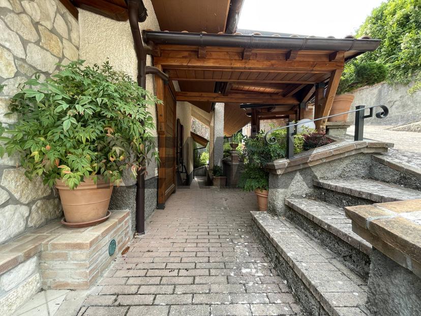 Villa in Via Castello 4, Scoppito — foto 3 di 5