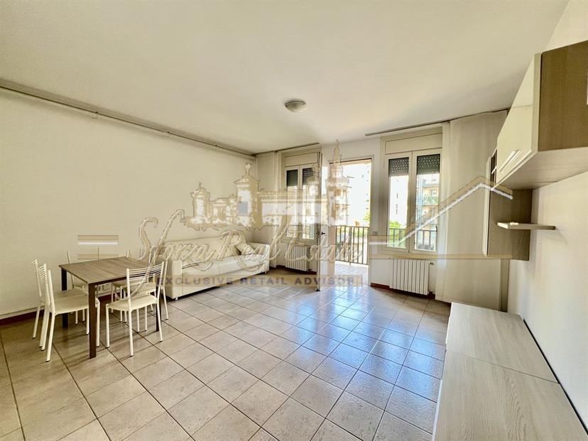 Bilocale in Viale Monte Santo, Milano