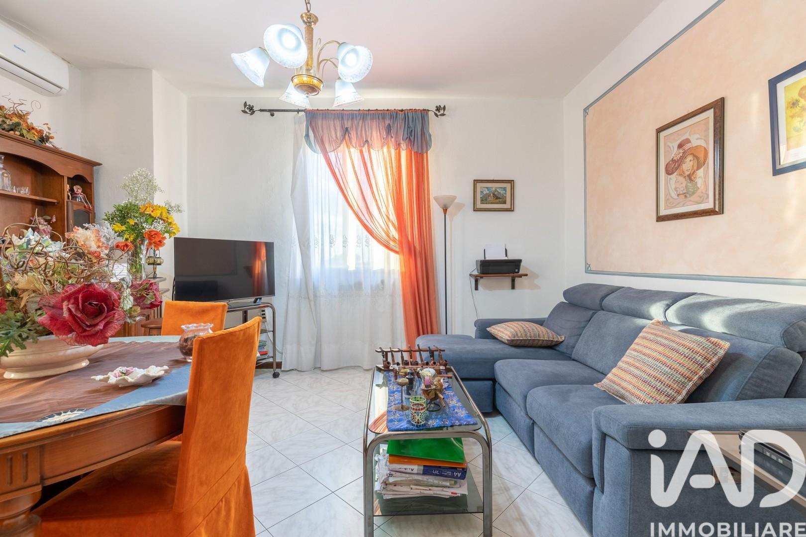 Villa in Viale America, Pontedera