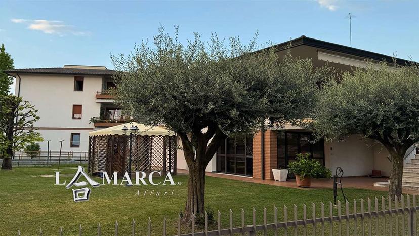 Villa unifamiliare, Casier