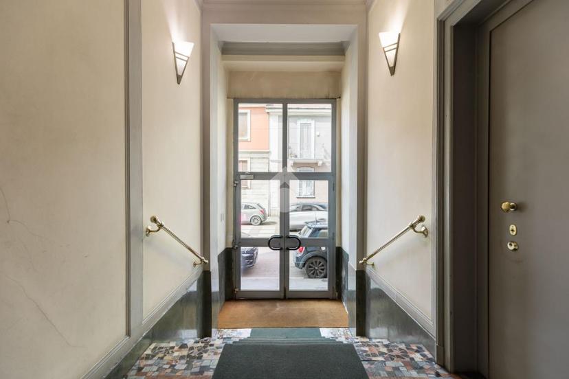 Trilocale in Viale Espinasse 74, Milano