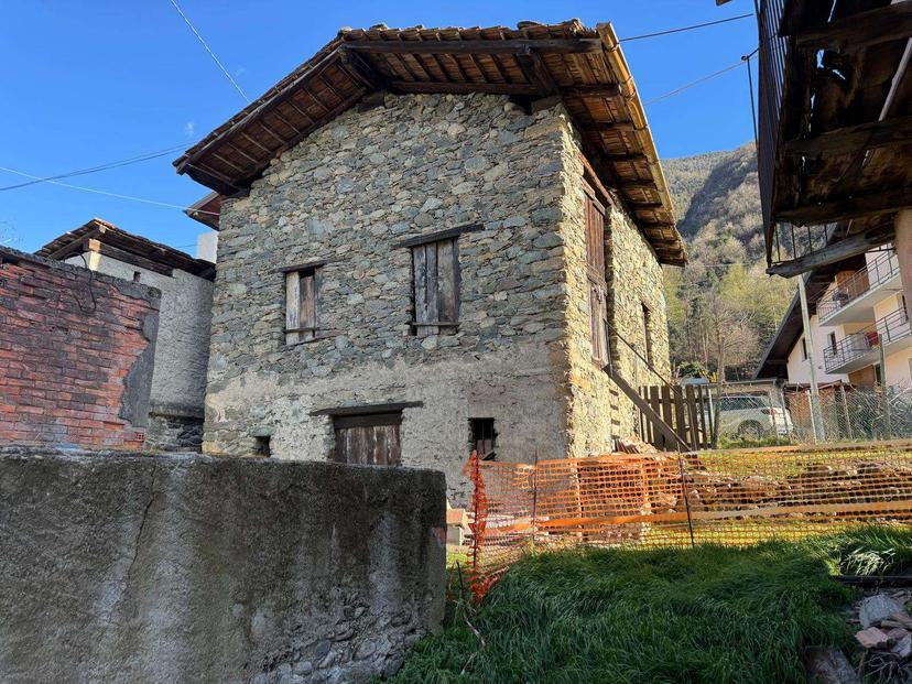 Rustico in Frazione Clapey, Pontey — foto 2 di 4
