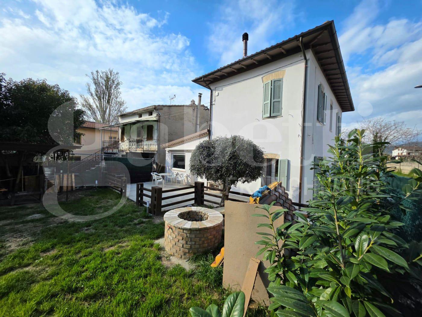 Casa indipendente in Via Boschetti 11, Bastia Umbra