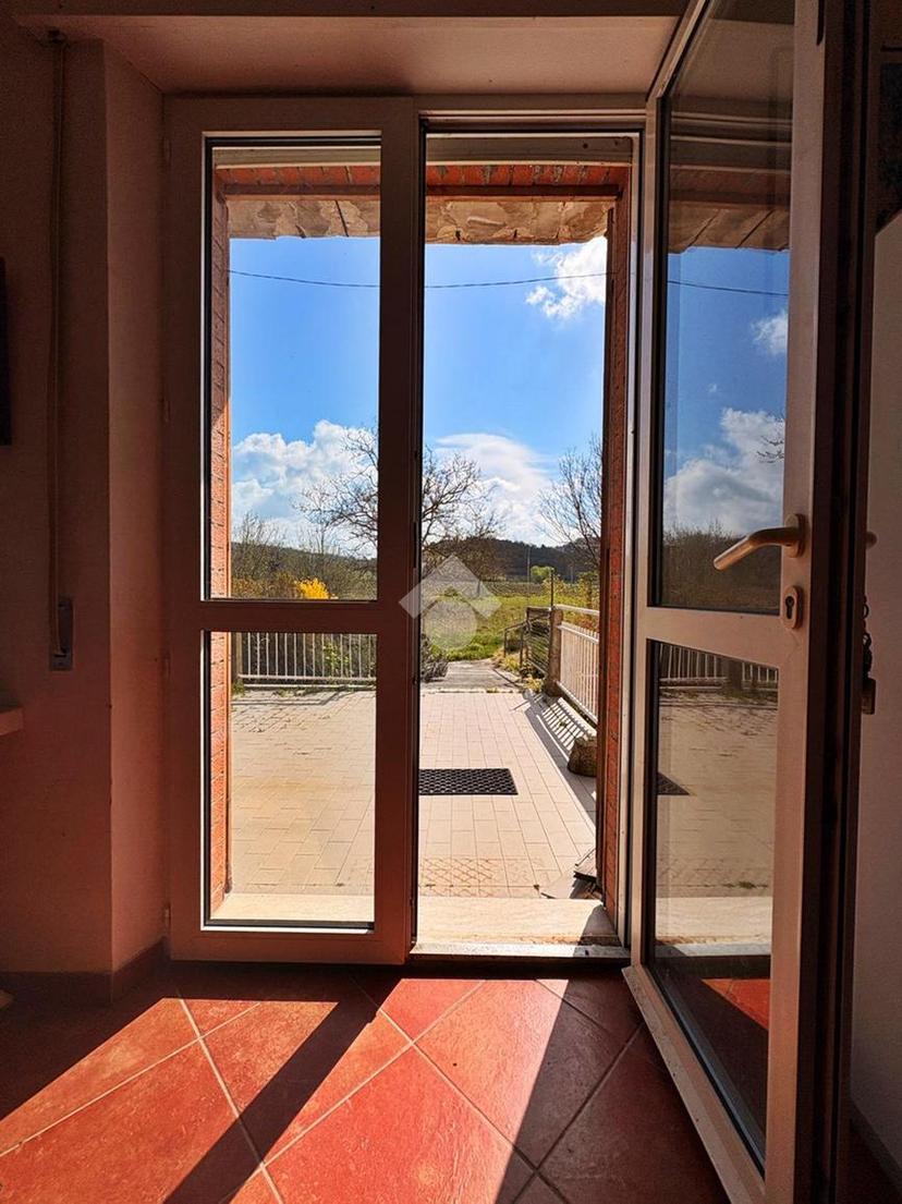Villa in Frazione San Donato, Fabriano — foto 3 di 5