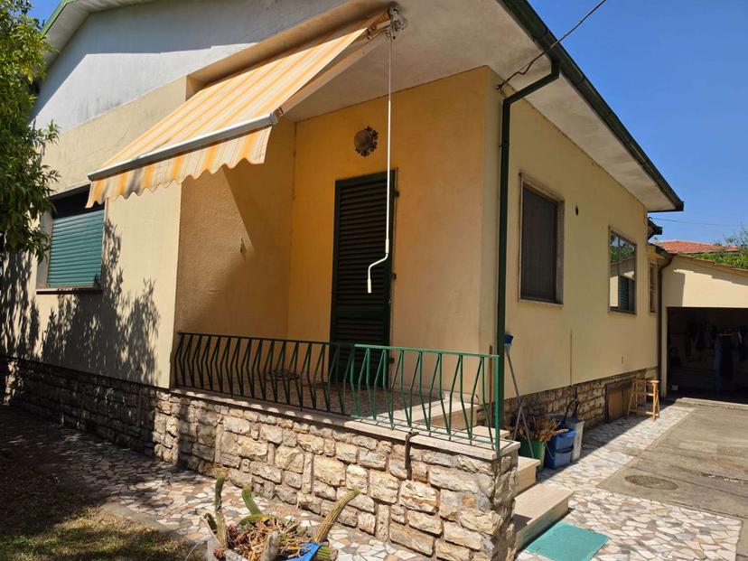 Casa indipendente in Via Trento, Seravezza — foto 2 di 5