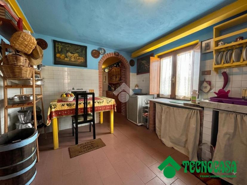 Casa indipendente in Via Borgo di Sotto 10, Sarzana — foto 2 di 5
