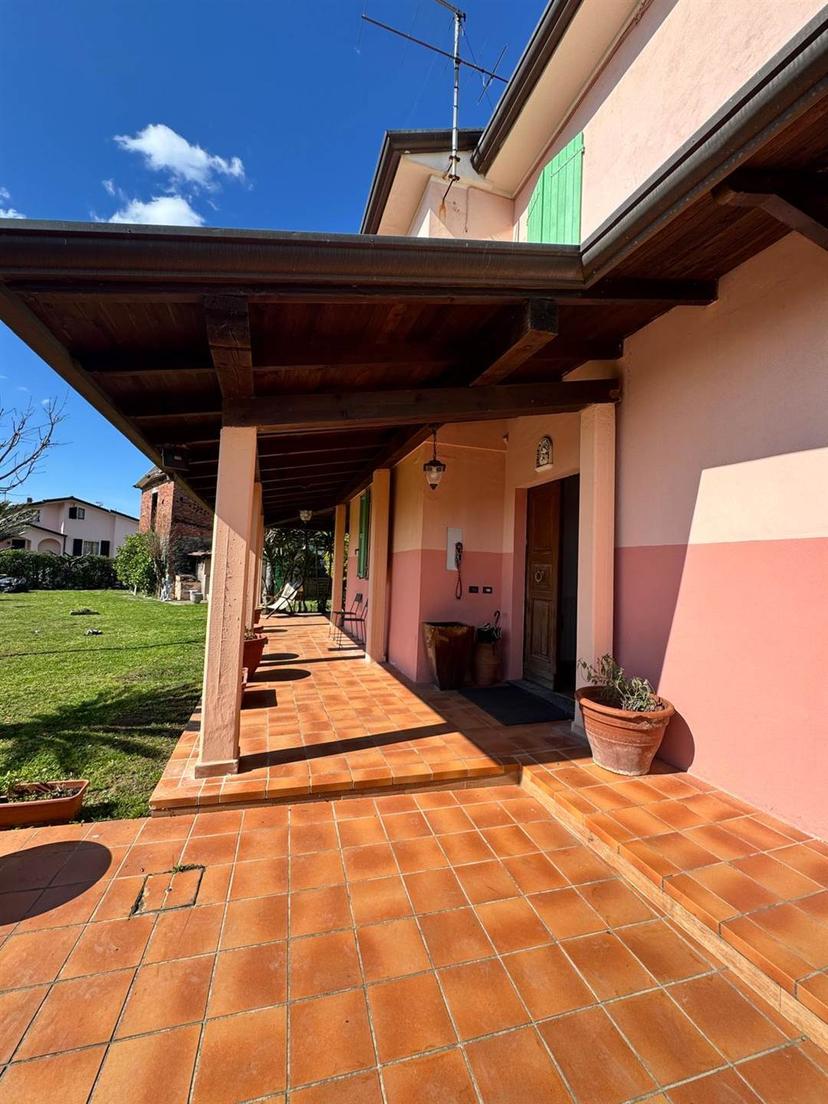 Villa in Isola, Luni — foto 2 di 5