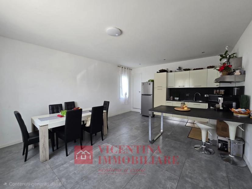 Casa indipendente in Via Chiesa, Zovencedo — foto 3 di 5