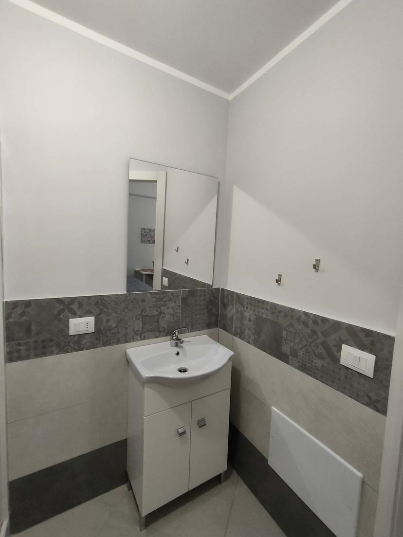 Monolocale in Via Rosario Gregorio 1, Palermo