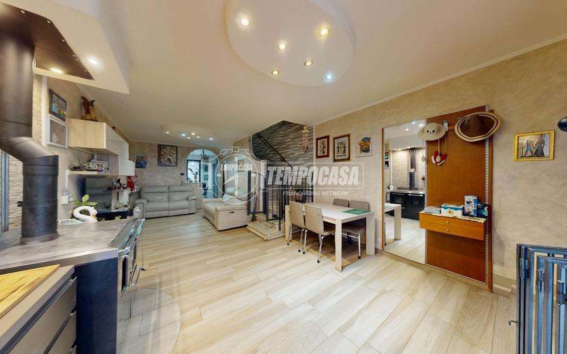 Villa a schiera in Via Gherbo 2, Bizzarone — foto 3 di 5