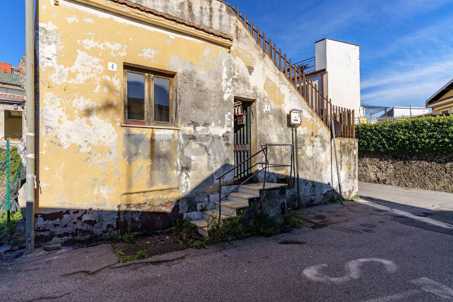 Casa indipendente, Nicolosi