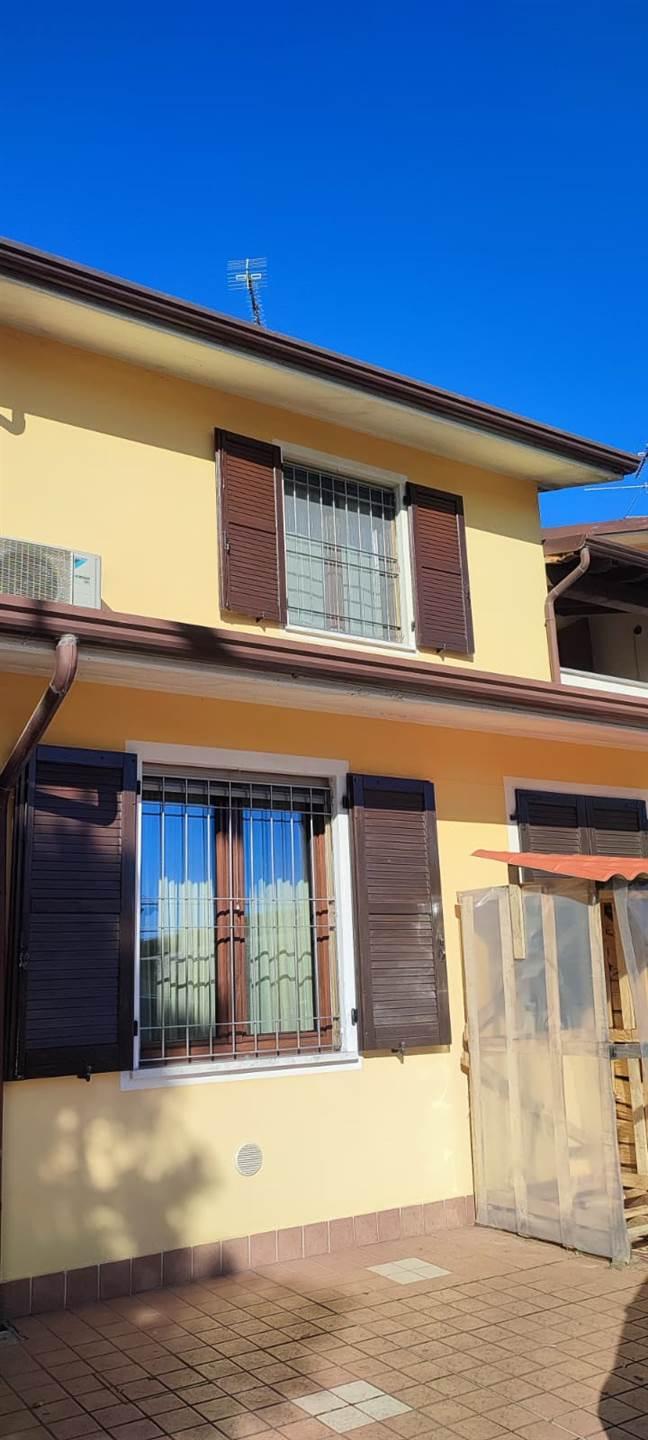 Villa a schiera, Castelverde