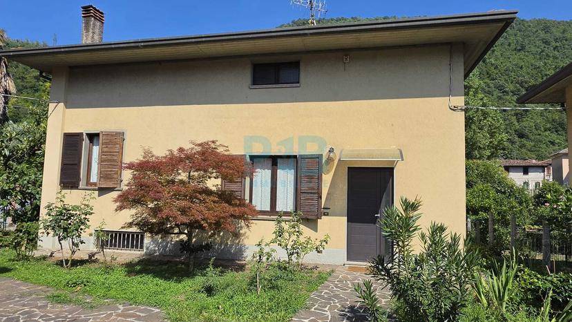 Villa in Via XXV Aprile 14, Villa Carcina — foto 2 di 5