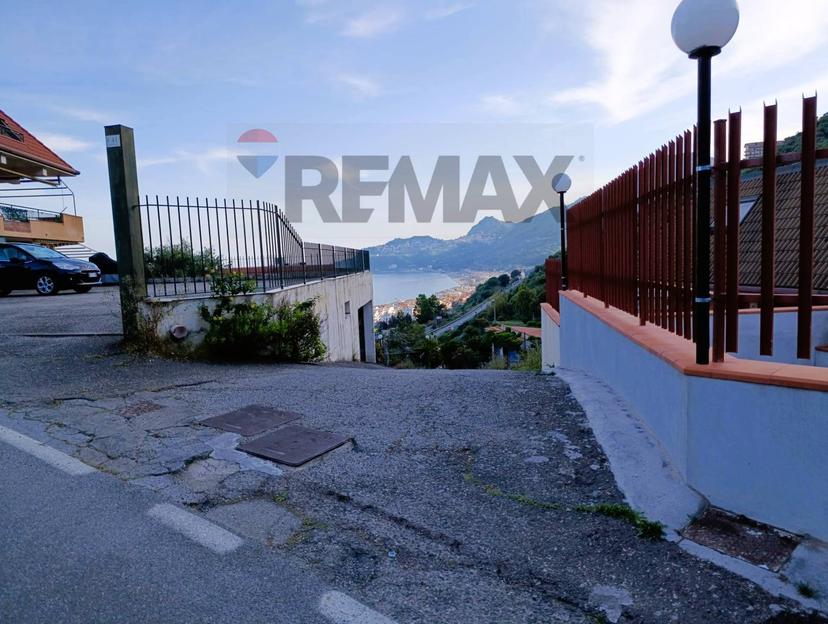Trilocale in Contrada Sillemi Snc, Letojanni — foto 2 di 5
