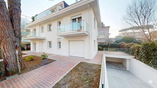 Villa bifamiliare in Viale Vincenzo Monti 43, Riccione — foto 3 di 5