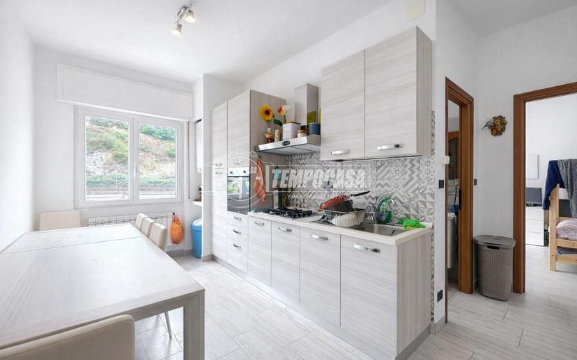 Trilocale in Via Aurelia 384, Vado Ligure — foto 4 di 5