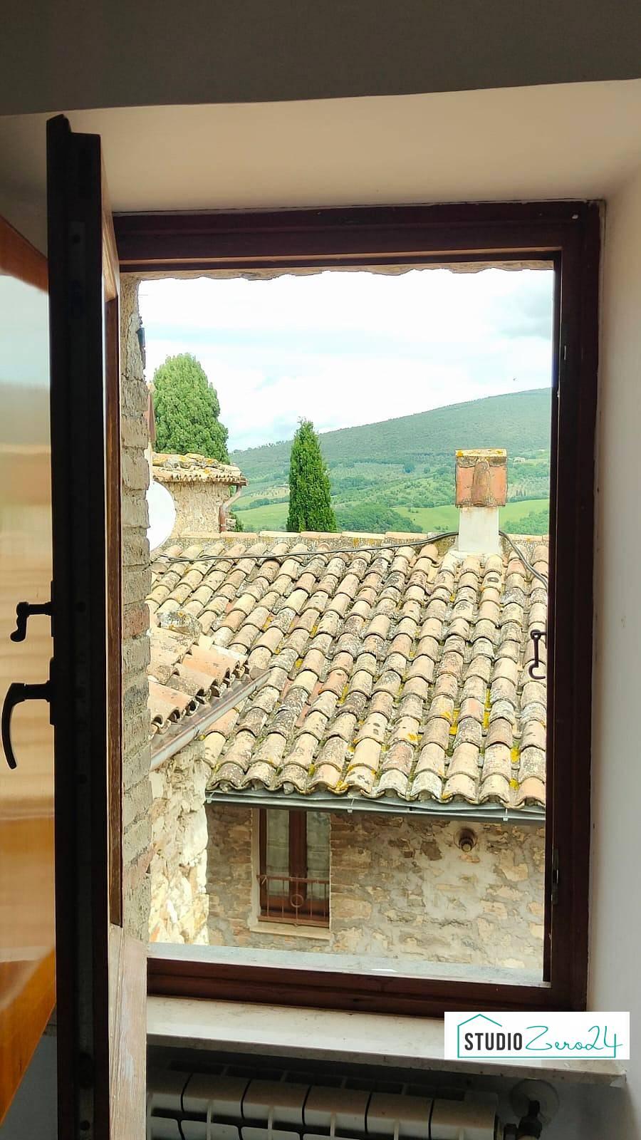 Trilocale, Montecchio