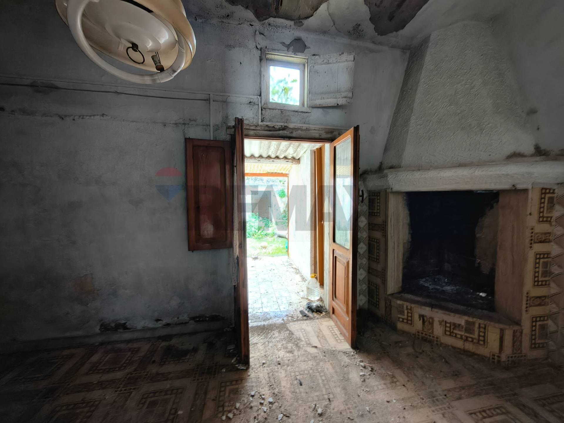Casa indipendente in Via Giuseppe Grassi 3/5, San Donaci