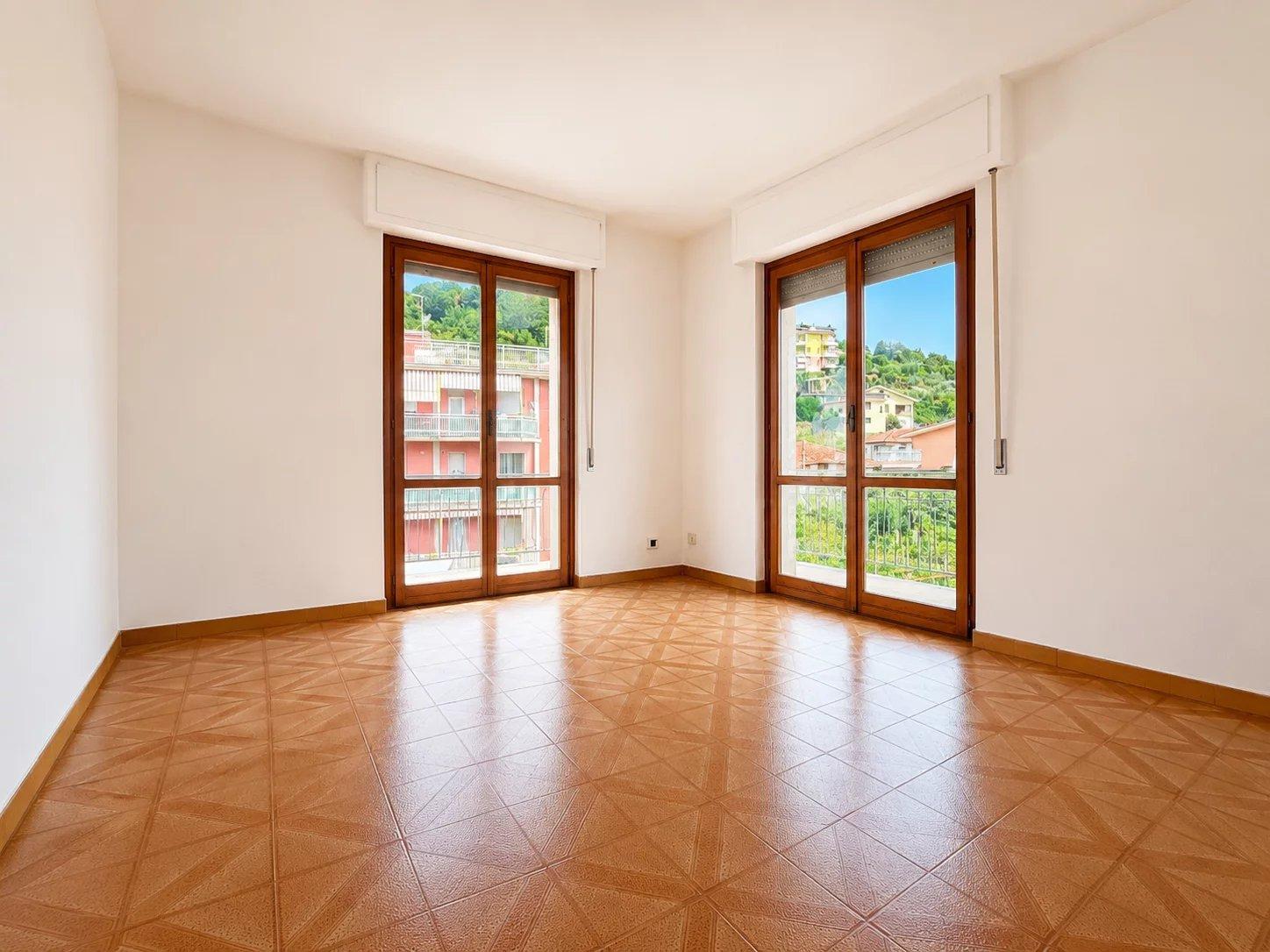 Quadrilocale in Corso XXV Aprile, Cogorno