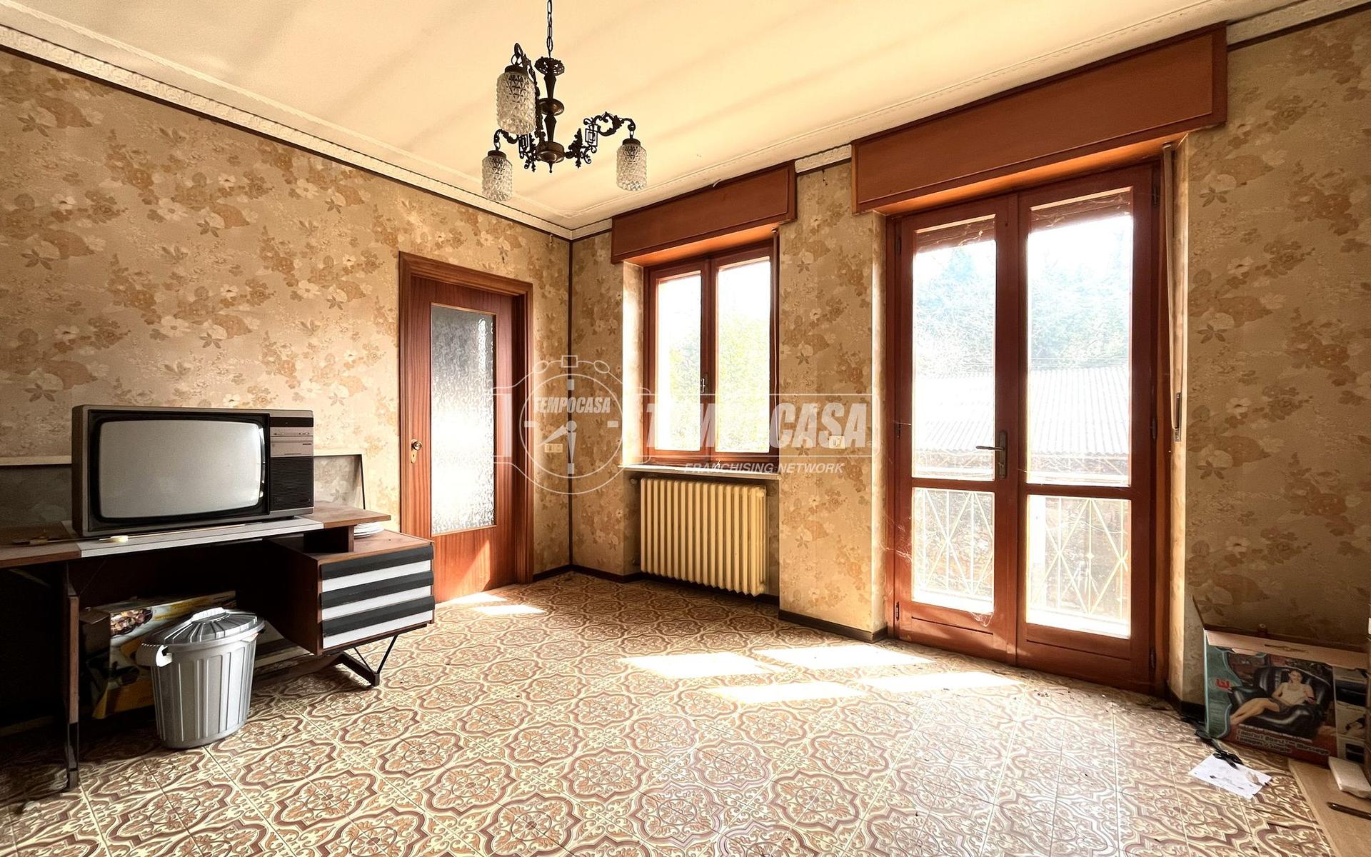 Casa indipendente in Vicolo Pietro Toselli, Cossano Canavese