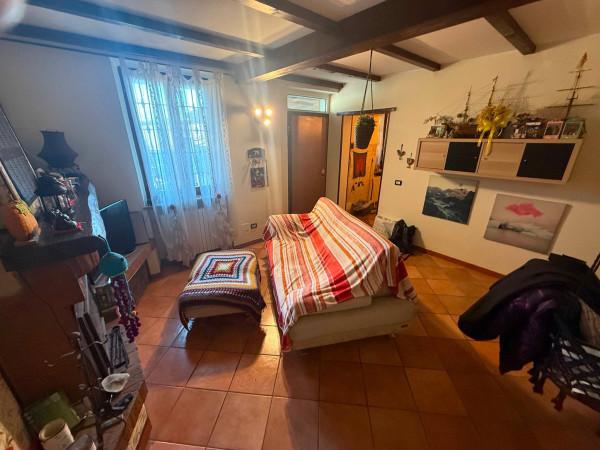 Villa a schiera, Stradella