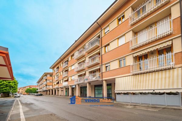 Mansarda in Piazza Mercato 7, Carrù — foto 2 di 5