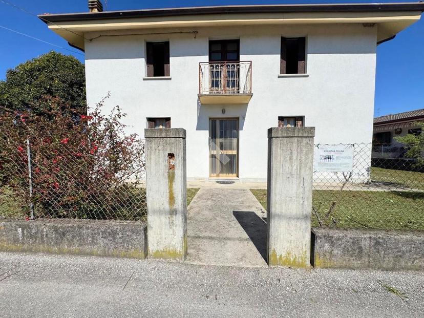 Villa in Via Enrico Fermi 25, Rivignano Teor — foto 2 di 5