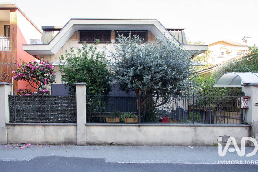 Villa in Via della Repubblica, Cinisello Balsamo — foto 3 di 5