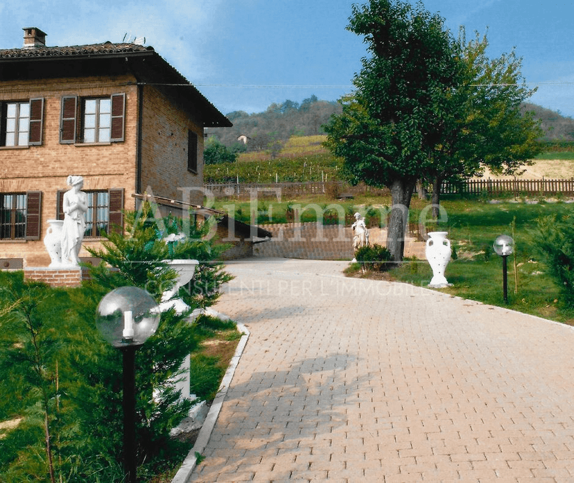 Cascina in Regione Salere, Agliano Terme — foto 3 di 5