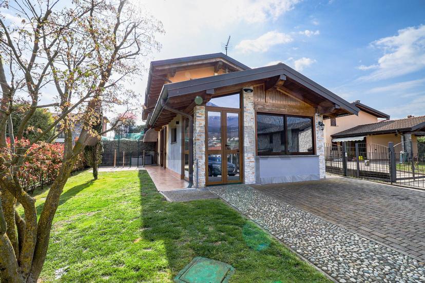 Villa, Gavirate — foto 2 di 5