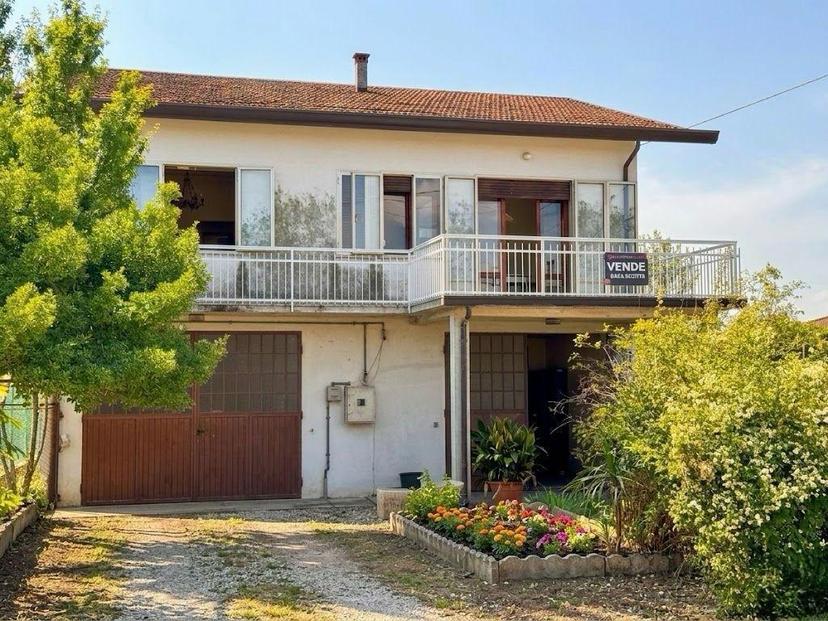 Casa indipendente in Viale Europa 50, Borgo Veneto — foto 3 di 5