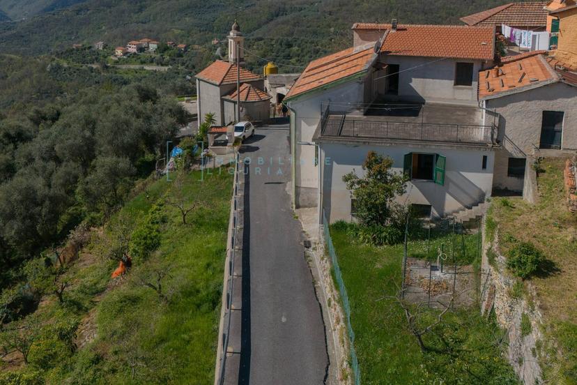 Casa indipendente in Borgata Mugno, Aquila d'Arroscia — foto 4 di 5